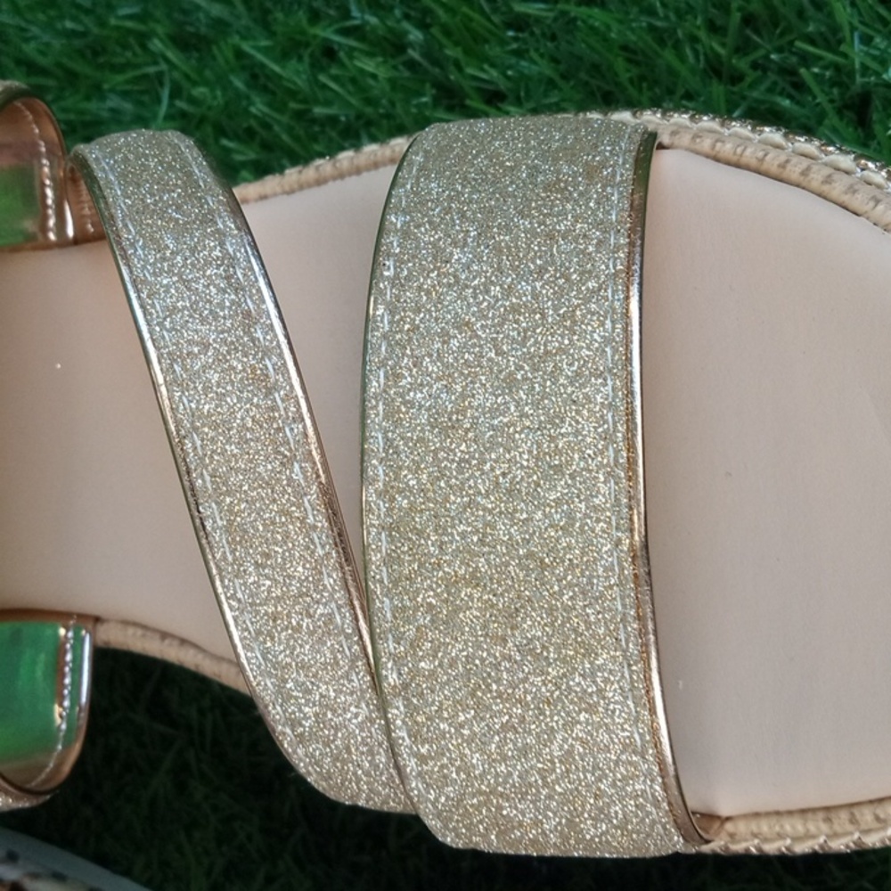 💩 Gold Glitter Women's Sandals - Picture 4 of 6